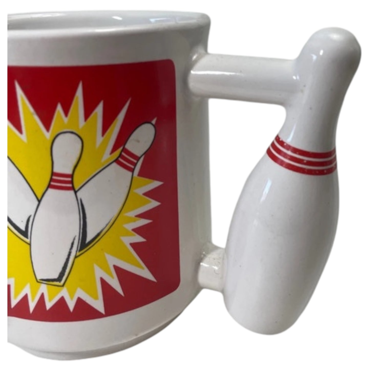 Caneca de Boliche Vintage 3D – Alto Relevo com Pino de Boliche como Alça