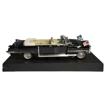 1956 Cadillac Presidential Limo Die-Cast 1:32 l Signature Models – Colecionável