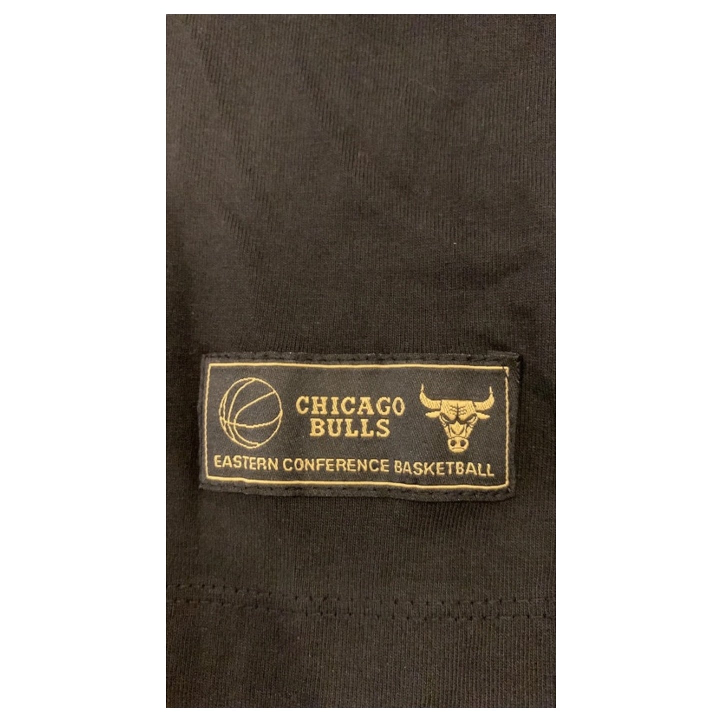 T-Shirt Jersey NBA – Chicago Bulls Basketball, Preta com Aplicações em Metal Dourado - Madame Surtô Vintage Shop