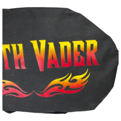 Almofada Darth Vader Oval Preta – Vilão Star Wars com Design Tribal em Cores de Fogo