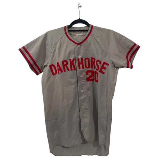 Vintage Baseball Jersey Dark Horse #20 – Cinza com Detalhes em Veludo Vermelho - Madame Surtô Vintage Shop