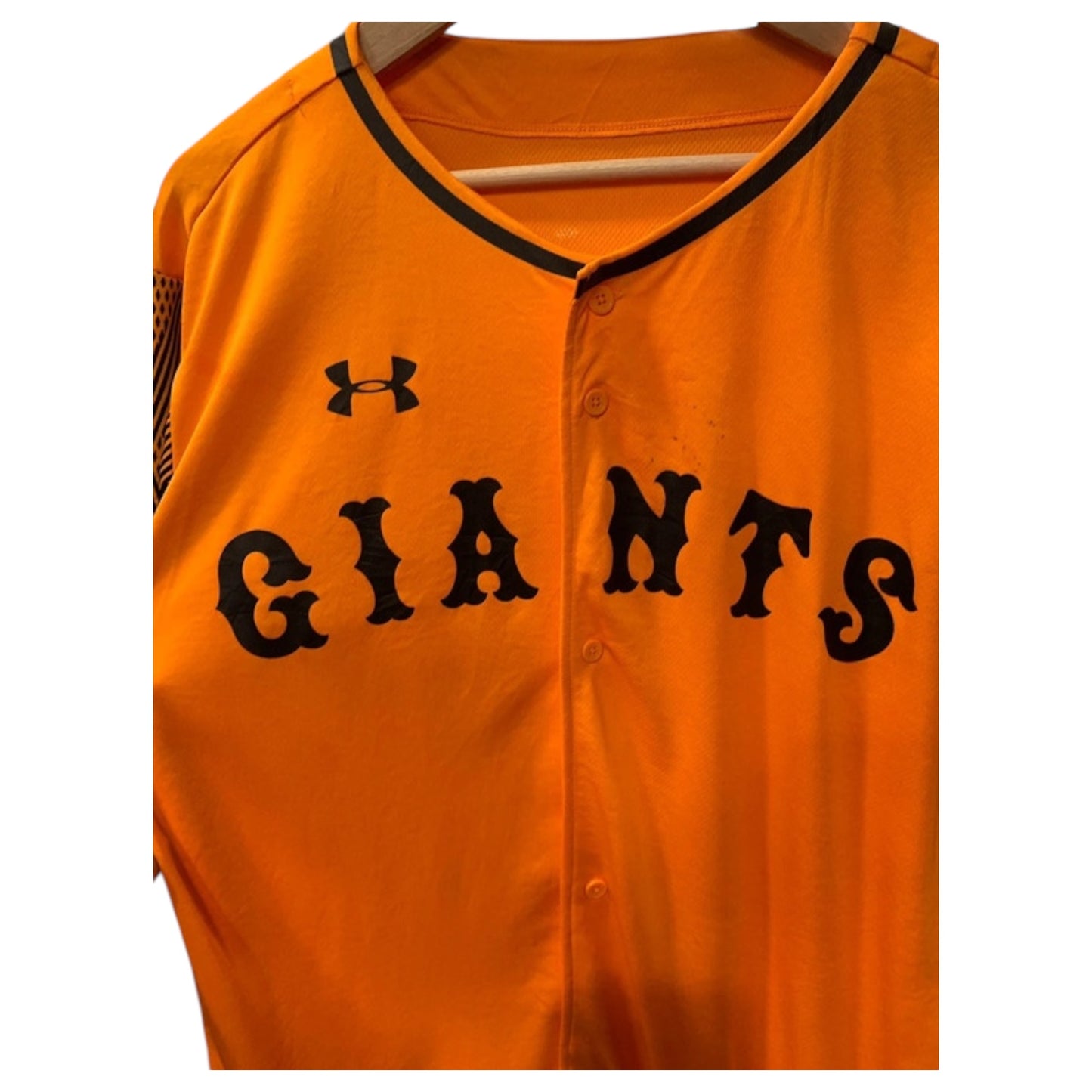 Camisa Baseball Giants – Laranja e Preto Under Armour - Madame Surtô Vintage Shop