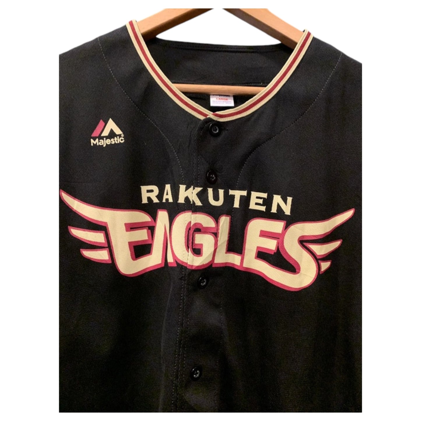 Camisa Baseball Japonesa Rakuten Eagles – Preta com Detalhes Dourados e Vermelhos - Madame Surtô Vintage Shop