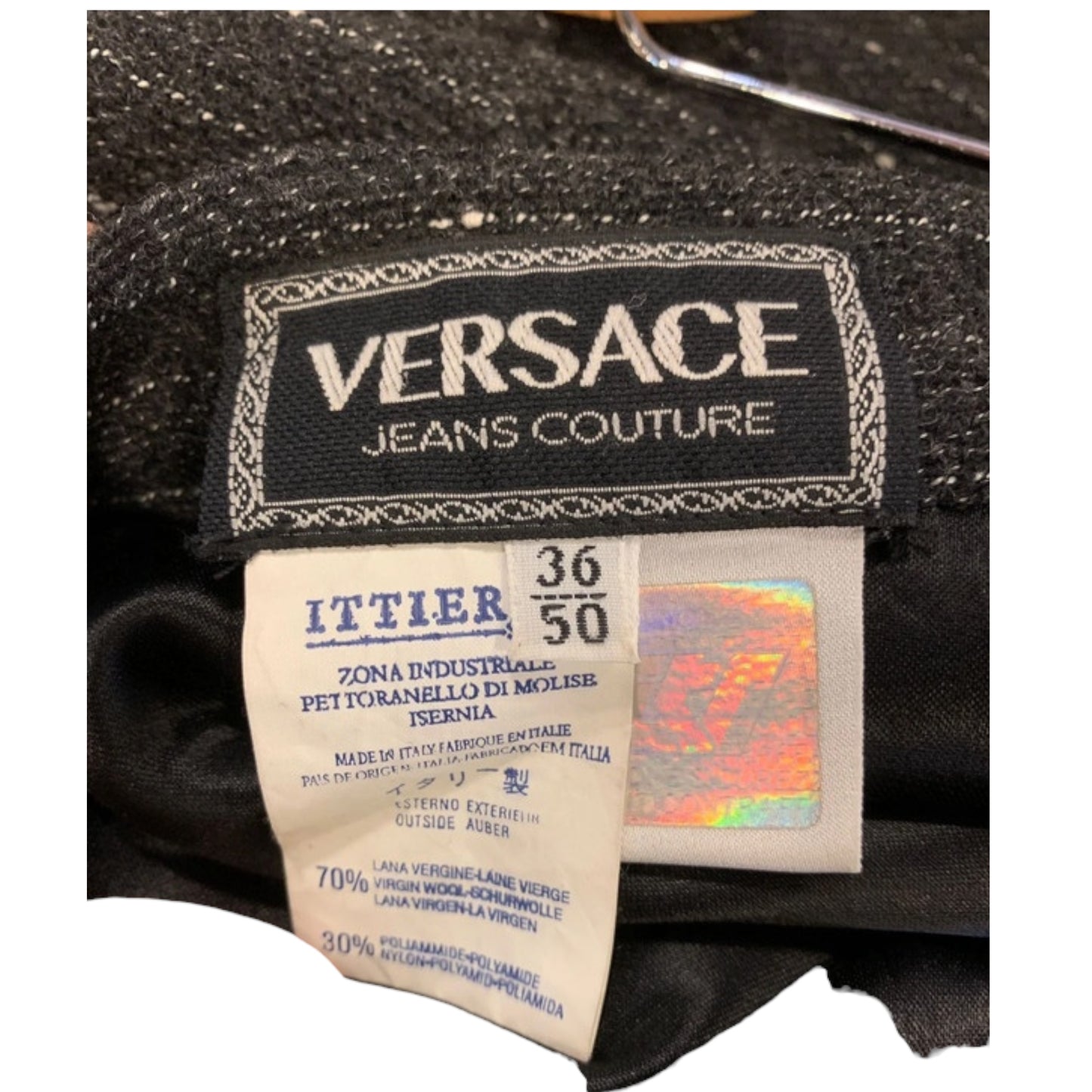 Saia Vintage VERSACE Jeans Couture Cinza com Pontos Brancos – Lã Virgem e Poliamida" - Madame Surtô Vintage Shop