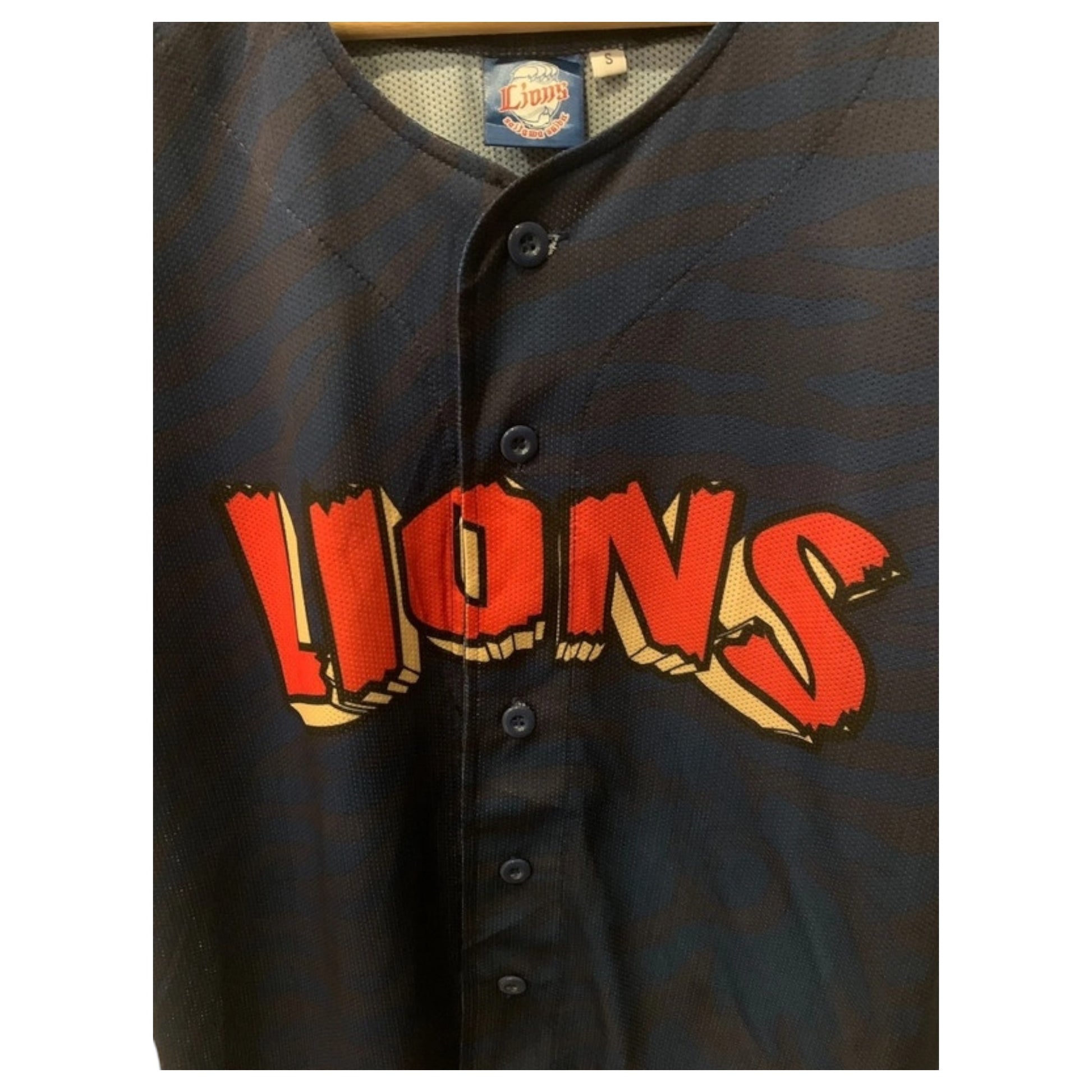 Saitama Seibu Lions Jersey Baseball Azul Marinho e Vermelho - Madame Surtô Vintage Shop