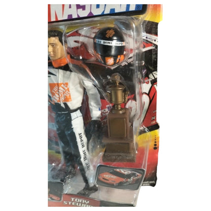 Figura Vintage Tony Stewart #20 com Troféu e Capacete - Jakks Pacific 2003