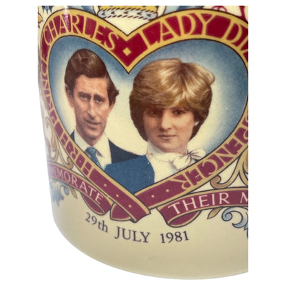 Caneca Comemorativa de Casamento 1981 – Príncipe Charles e Princesa Diana