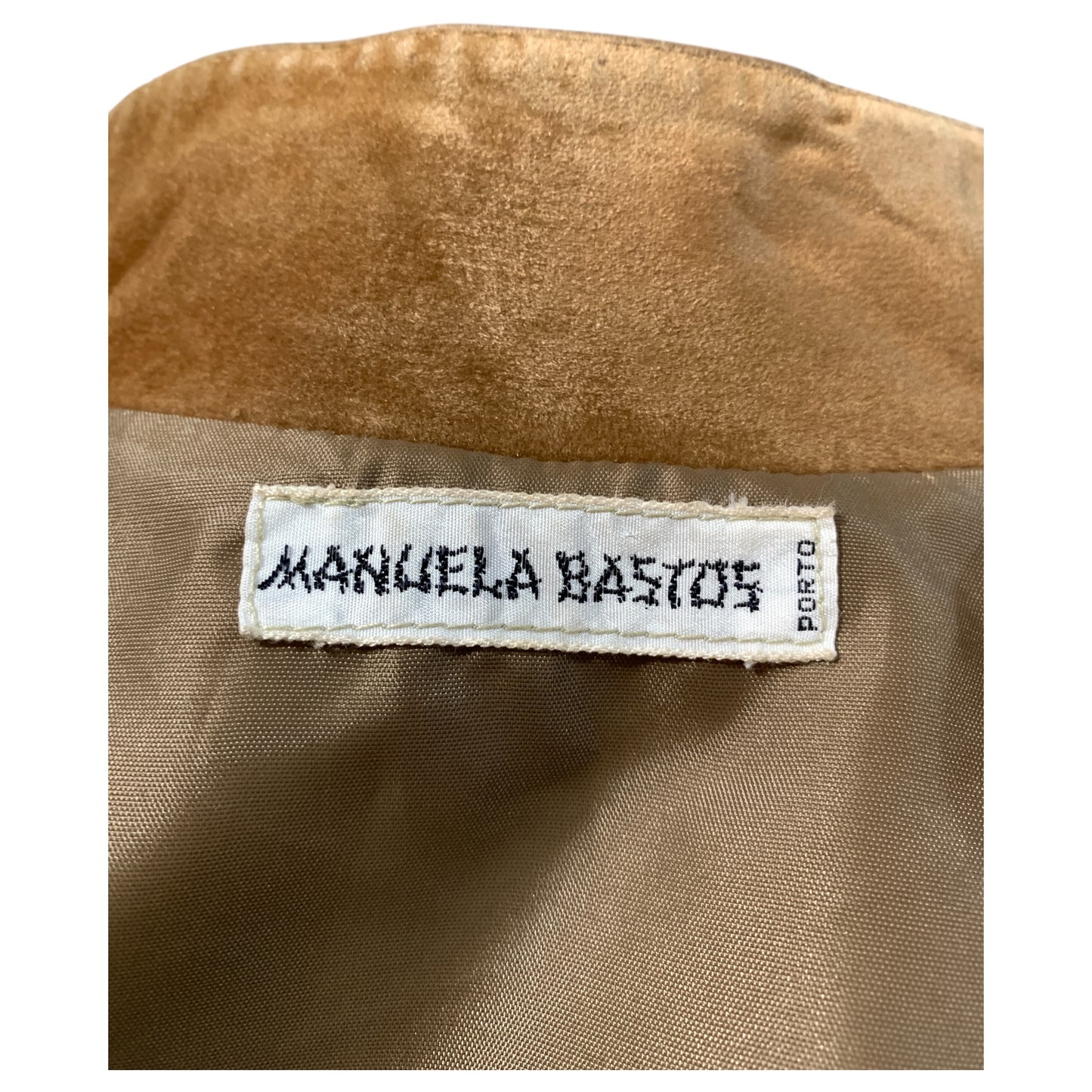 Casaco de Veludo Caramelo Bolero by Manuela Bastos – Blazer Ombros Bufantes