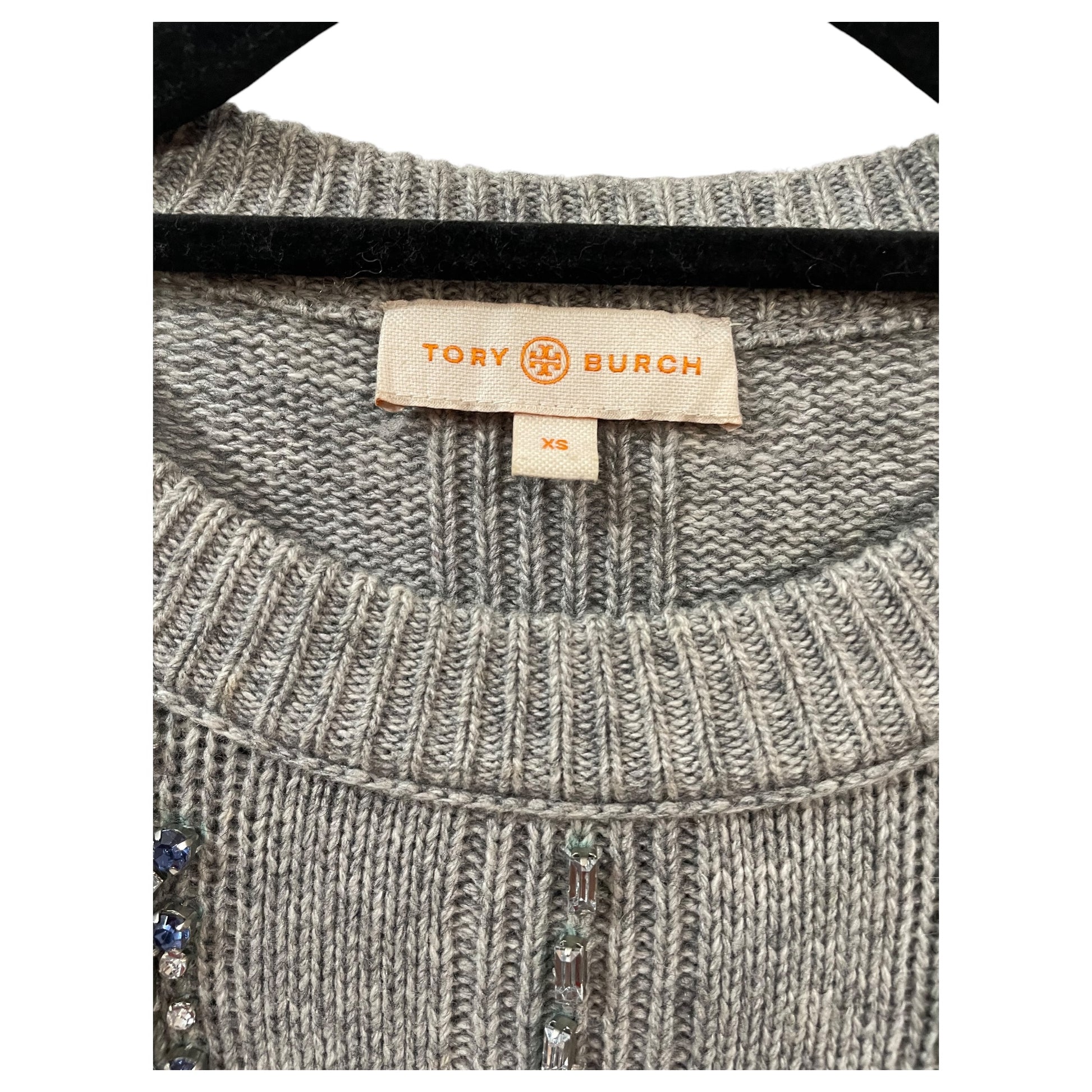 Sweater de Tricô Tory Burch com Pedrarias - Cinza, Elegância e Sofisticação, Tamanho XS - Madame Surtô Vintage Shop