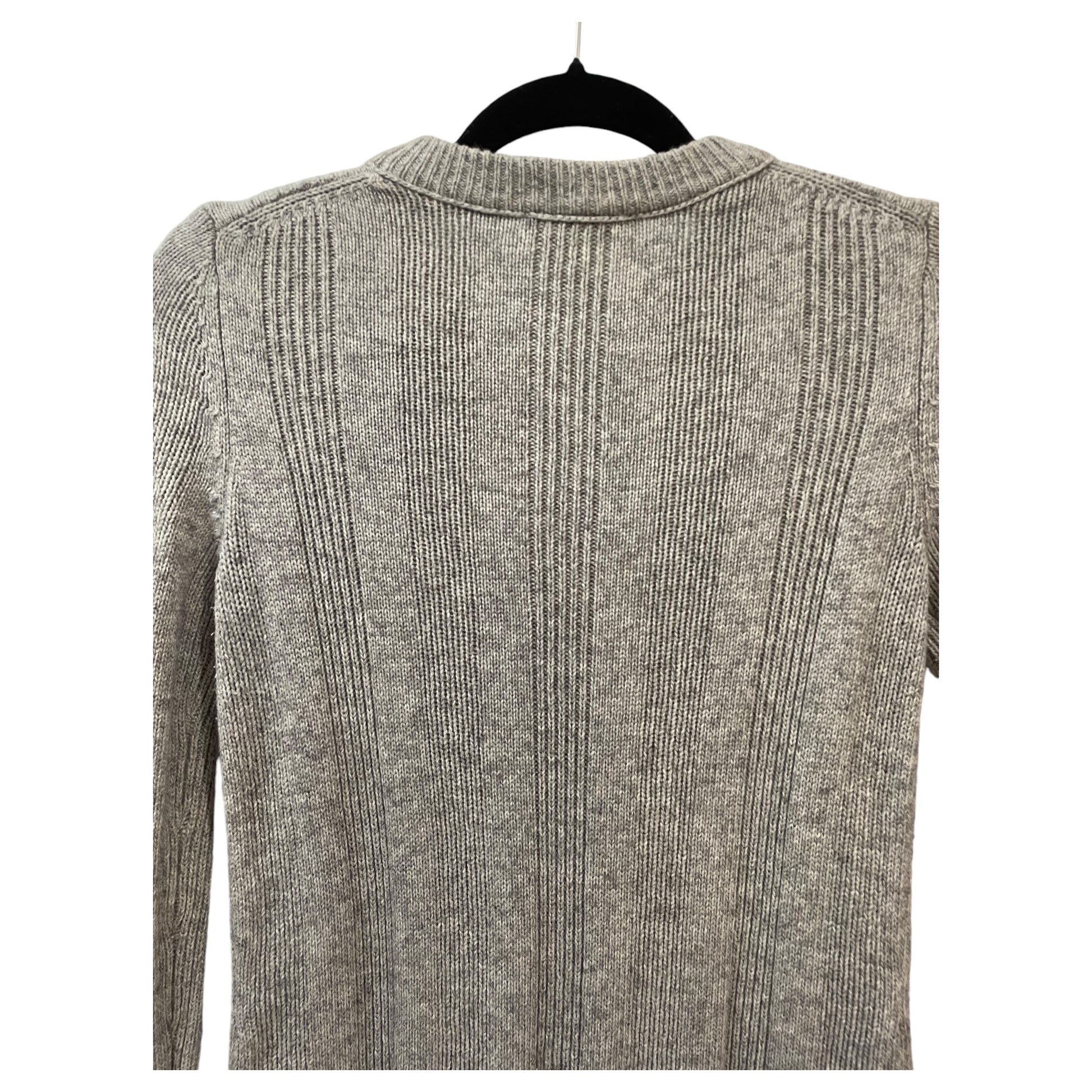 Sweater de Tricô Tory Burch com Pedrarias - Cinza, Elegância e Sofisticação, Tamanho XS - Madame Surtô Vintage Shop