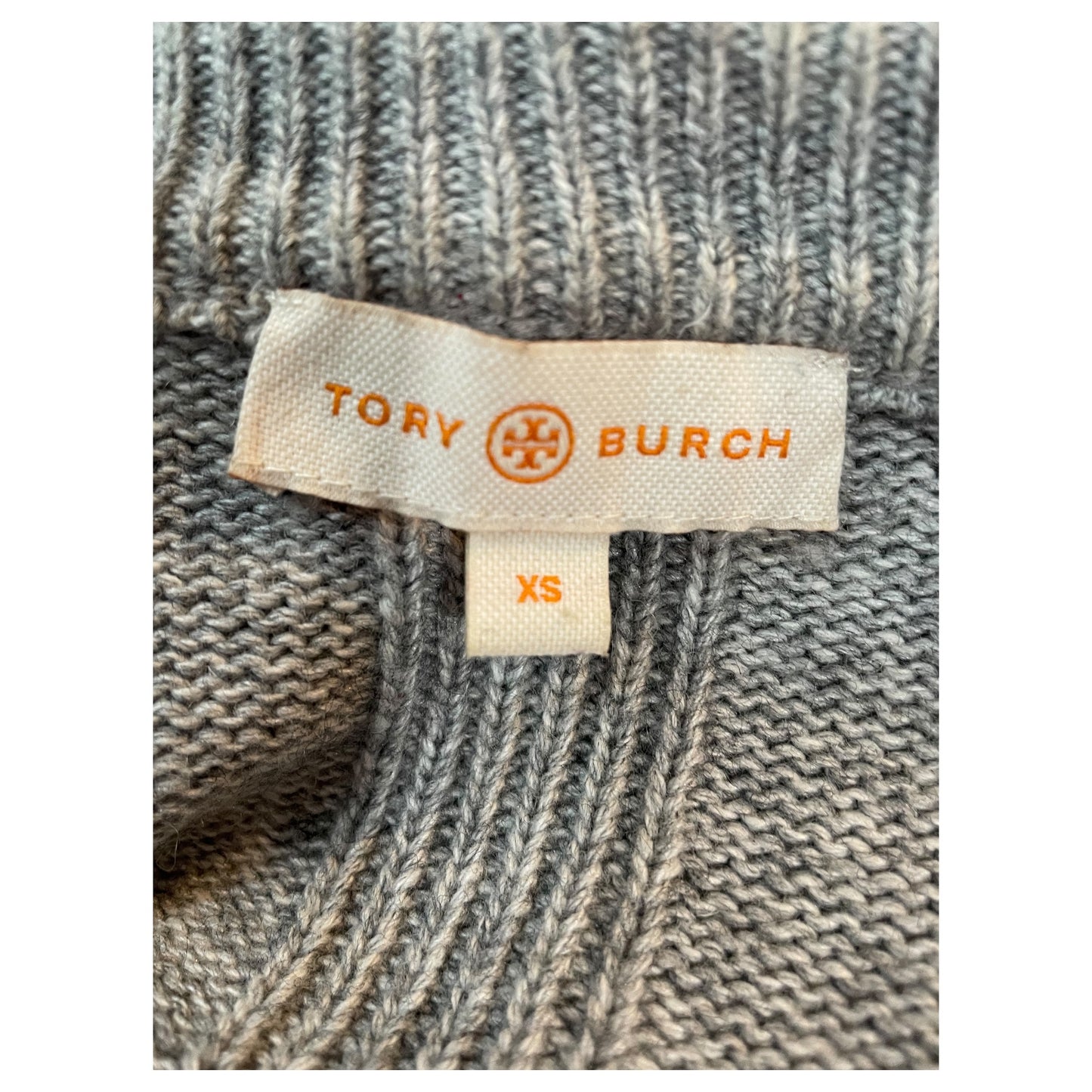 Sweater de Tricô Tory Burch com Pedrarias - Cinza, Elegância e Sofisticação, Tamanho XS - Madame Surtô Vintage Shop