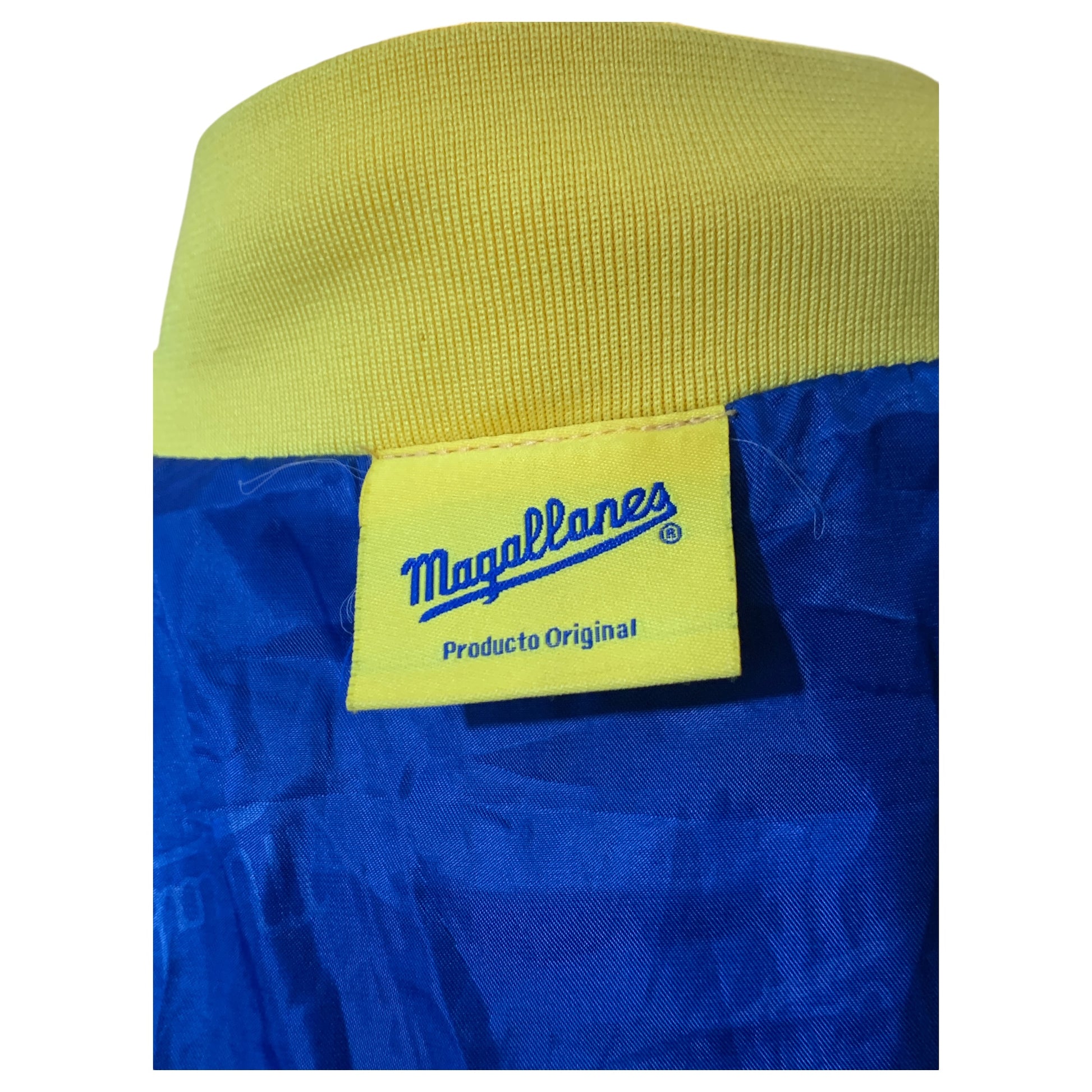 Jaqueta Esportiva Vintage Estilo Anos 90 - Los Navegantes del Magallanes, Azul e Amarelo - Madame Surtô Vintage Shop