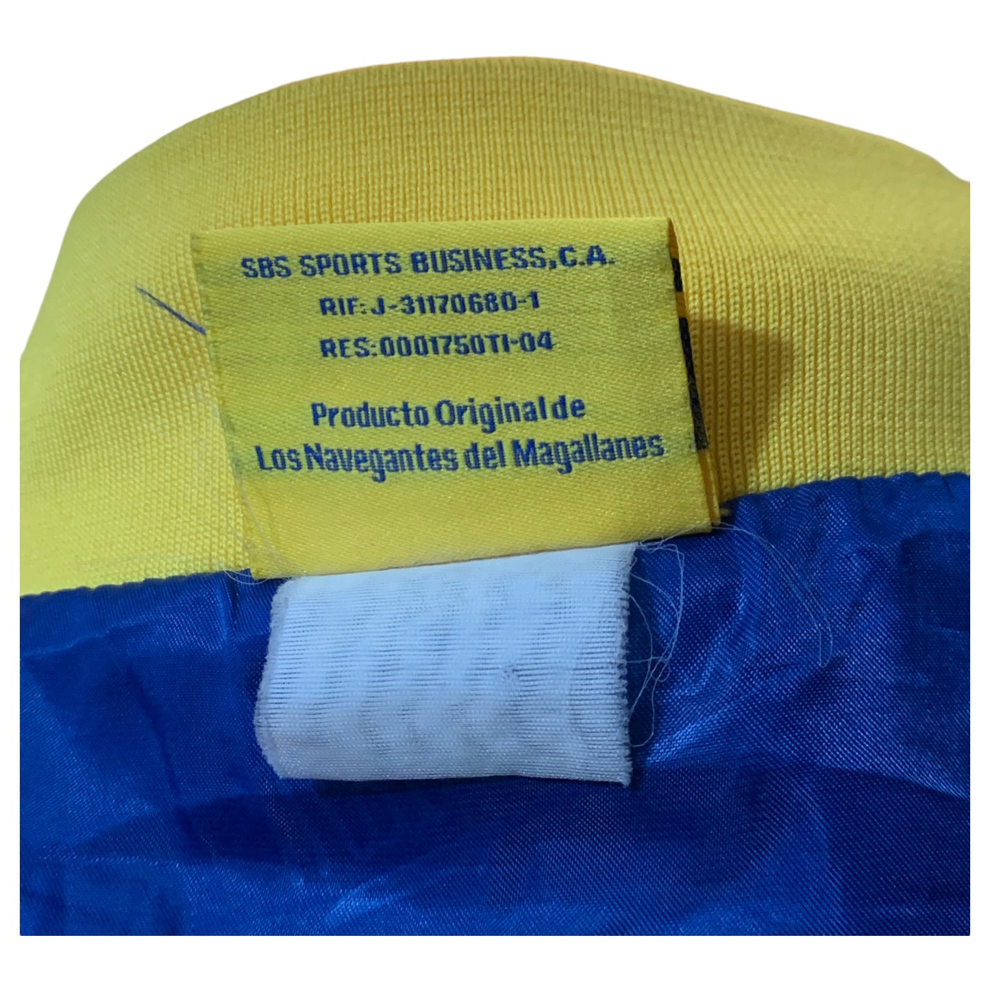 Jaqueta Esportiva Vintage Estilo Anos 90 - Los Navegantes del Magallanes, Azul e Amarelo - Madame Surtô Vintage Shop