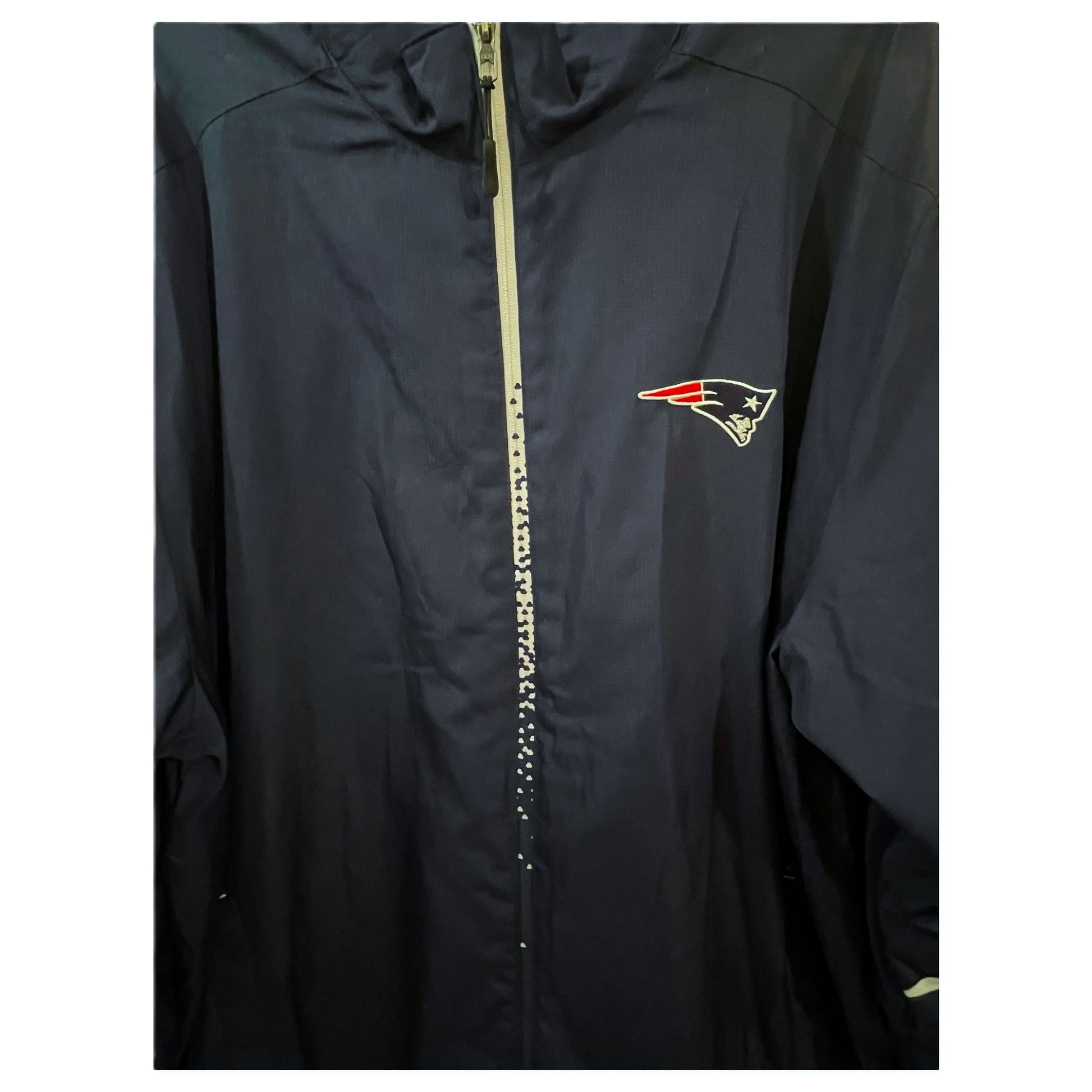 Casaco Masculino NFL New England Patriots – Azul marinho, Reebok, Tamanho 2XL, Logo NFL - Madame Surtô Vintage Shop