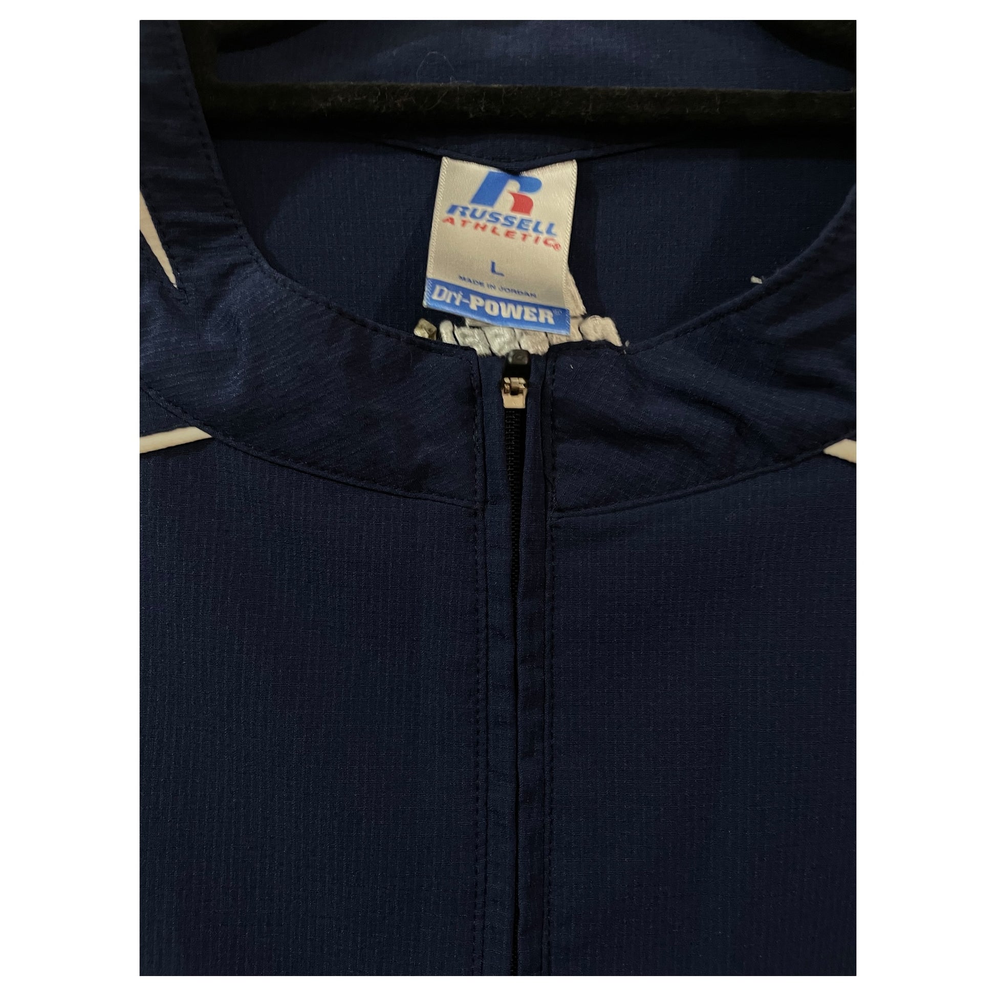 Casaco Esportivo Russell Athletic Team Vintage – Tamanho L, Azul Marinho, Tecnologia Dri-Power - Madame Surtô Vintage Shop