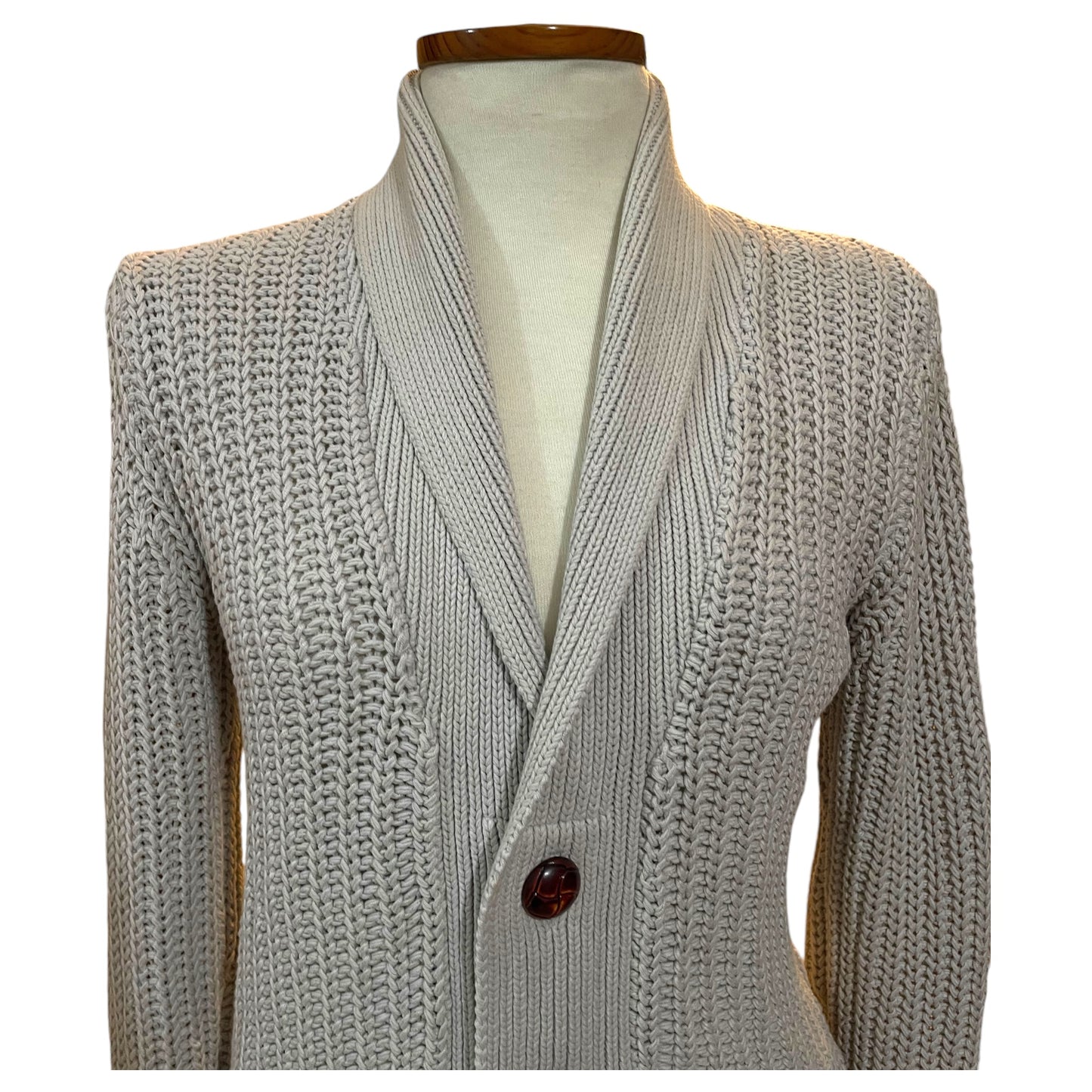 Cardigan de Crochê Vintage Y2K Creme – Tamanho S, Gola V, Botões Decorativos - Madame Surtô Vintage Shop