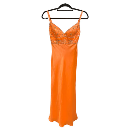 Vestido de fiesta largo naranja bordado con cuentas – Morilee de Madeline Gardner 