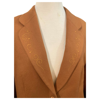 occasionnel. Dit par ChatGPT : Blazer marron caramel vintage – Revers brodé doré, Maja Portugal, XL