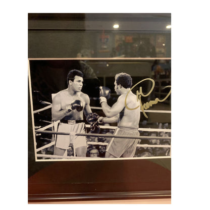 Quadro Fotografia Autografada George Foreman - Com COA - Madame Surtô Vintage Shop