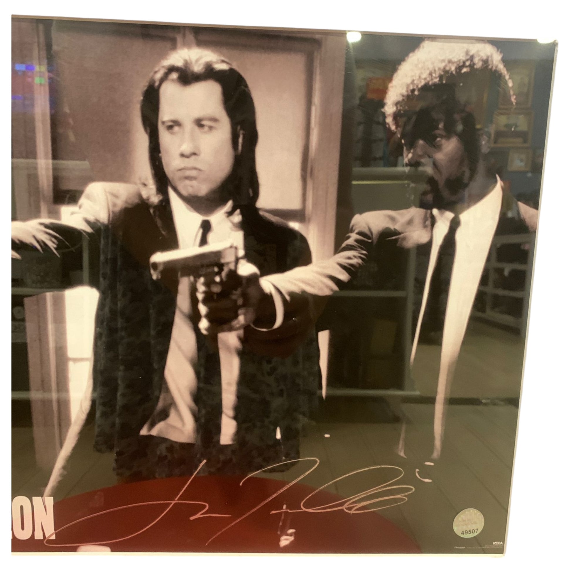 Quadro Fotografia Autografada de "Pulp Fiction" - John Travolta como Vincent Vega - Madame Surtô Vintage Shop