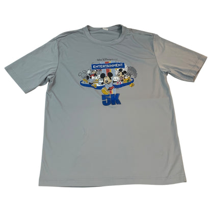 Camiseta Cinza Walt Disney World Entertainment 5K com Mickey e Amigos Run Disney - Tamanho S