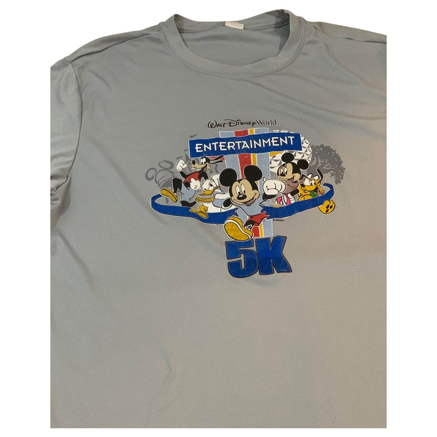 Camiseta Cinza Walt Disney World Entertainment 5K com Mickey e Amigos Run Disney - Tamanho S