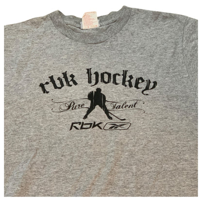 Camiseta Cinza Reebok Hockey - RBK Hockey Pure Talent, Jogador de Hockey Anos 2000 Y2K Feito no Canadá