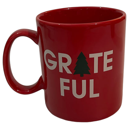 Caneca Natalina Vermelha Life is Good – Grateful com Árvore de Natal, Perfeita para Presentear