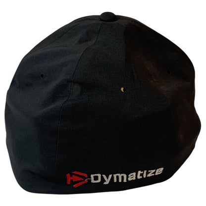 Boné Preto Dymatize Flexfit Delta com Símbolo Vermelho – Tamanho S/M