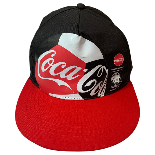 Boné Coca-Cola UEFA Euro 2020 Preto e Vermelho – Aba Reta, Snapback, Ajustável