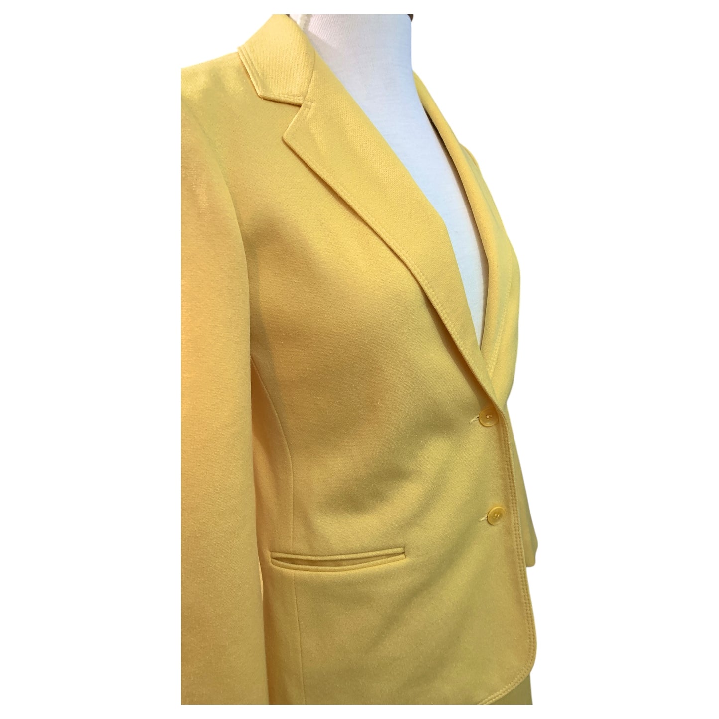 Conjunto Vintage Amarelo Claro Blazer e Saia Evasê James Kenrob & Dalton - Tamanho Estimado 38/40