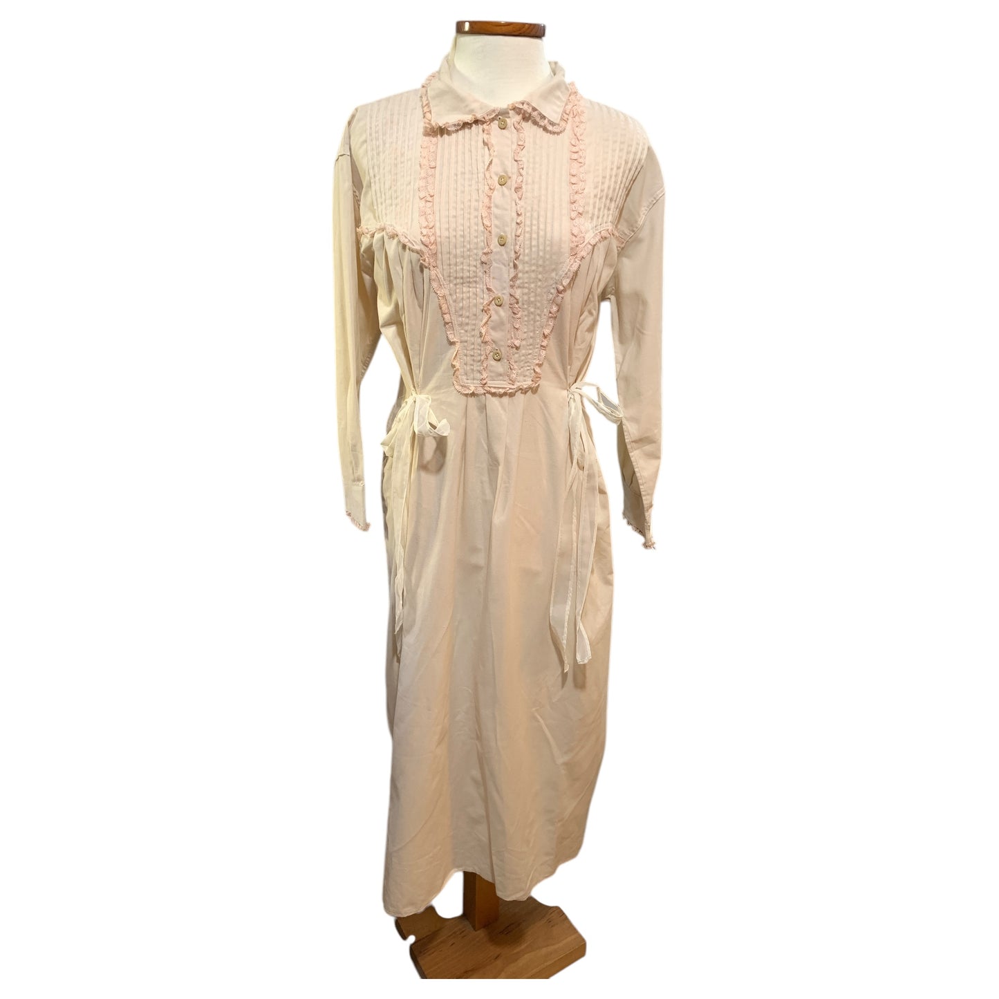 Vestido Feminino de Dormir Vintage com Rendas e Drapeados - Camisa de Noite Década de 60/70