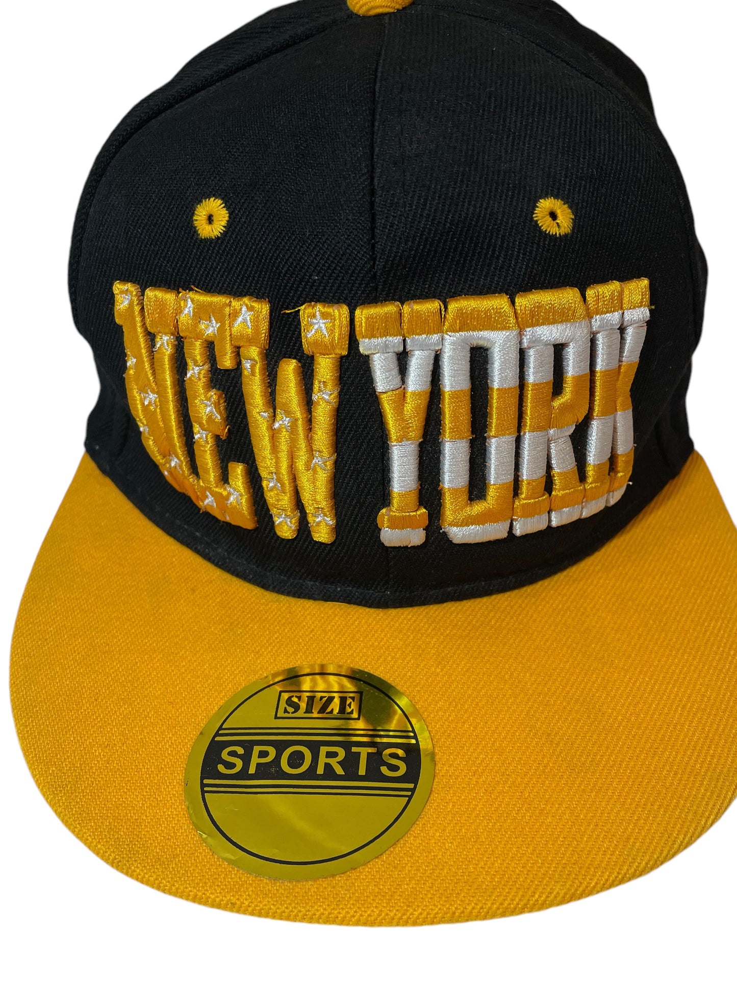 Boné Preto New York com Bordado Amarelo, Aba Reta Amarela e Detalhe Yankees - Ajustável