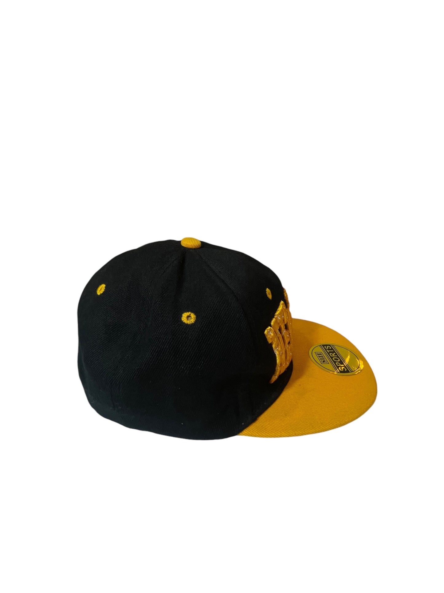 Boné Preto New York com Bordado Amarelo, Aba Reta Amarela e Detalhe Yankees - Ajustável