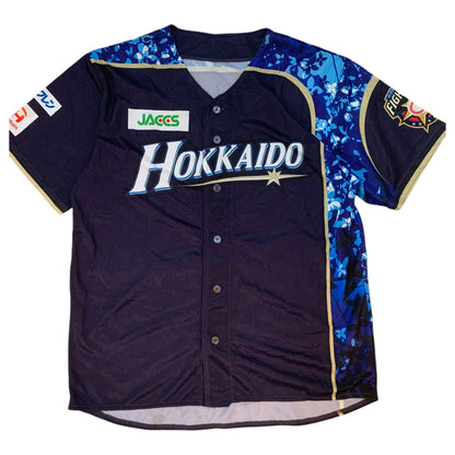 Camiseta Jersey Baseball Japão Hokkaido Nippom-Ham Fighters Azul Escuro com Detalhes Florais - Tamanho Estimado L