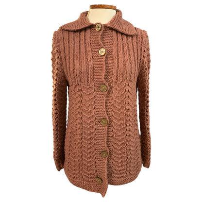 Cardigan Vintage de Crochê Marrom Terracota Rosé - Artesanal Estilo Anos 60, Gola Grande