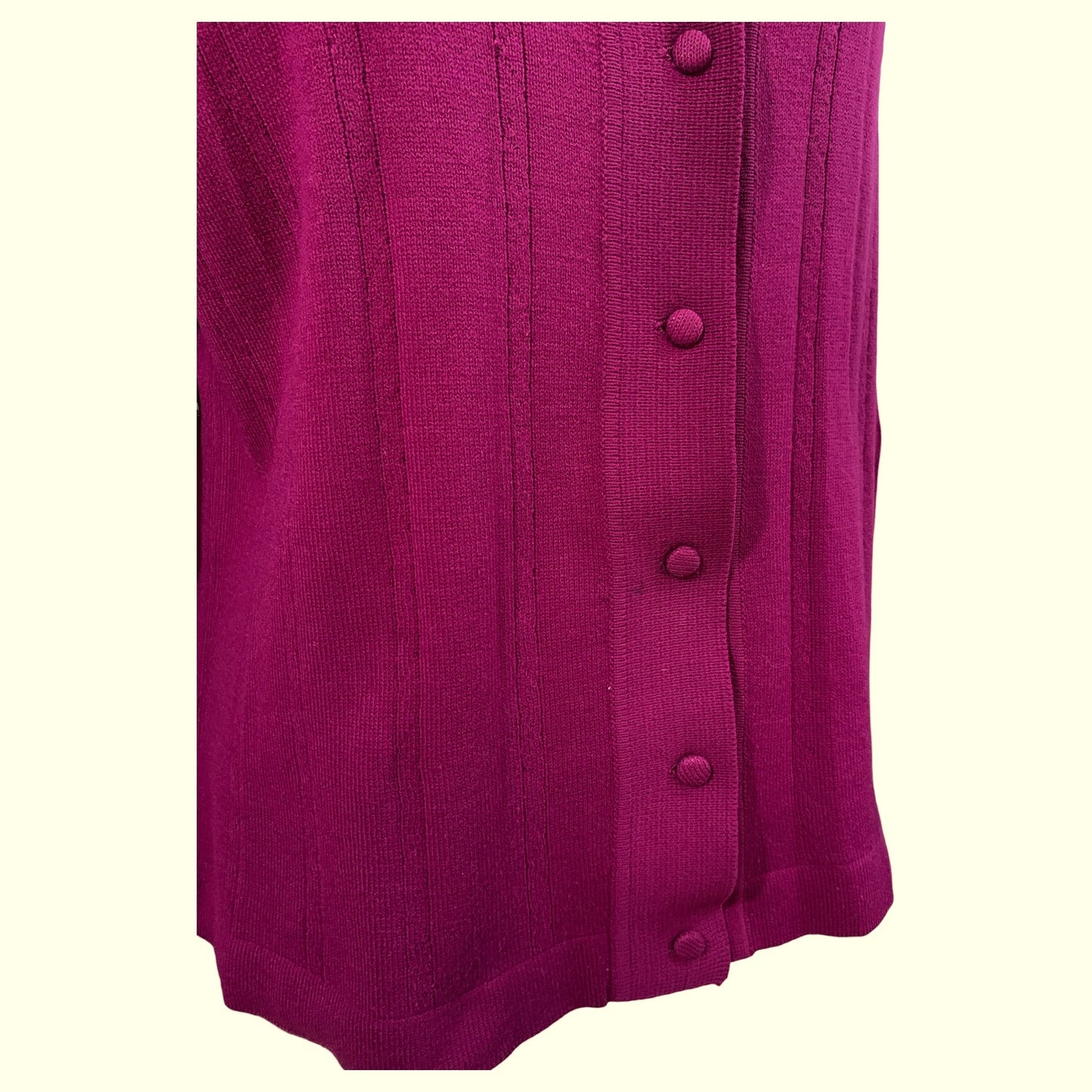 Cardigan Vintage Tricô Roxo Fúcsia | Trama Fina e Confortável 70s