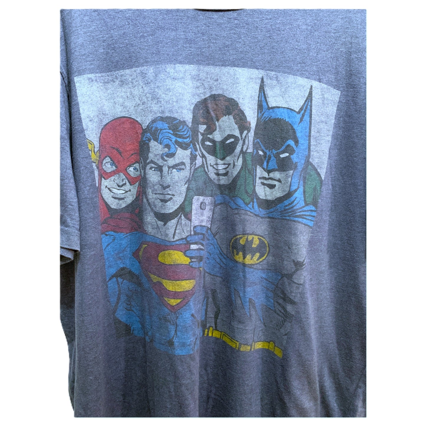 Camiseta T-Shirt DC Comics - Selfie dos Super-Heróis (Superman, Flash, Batman e Robin) - Madame Surtô Vintage Shop